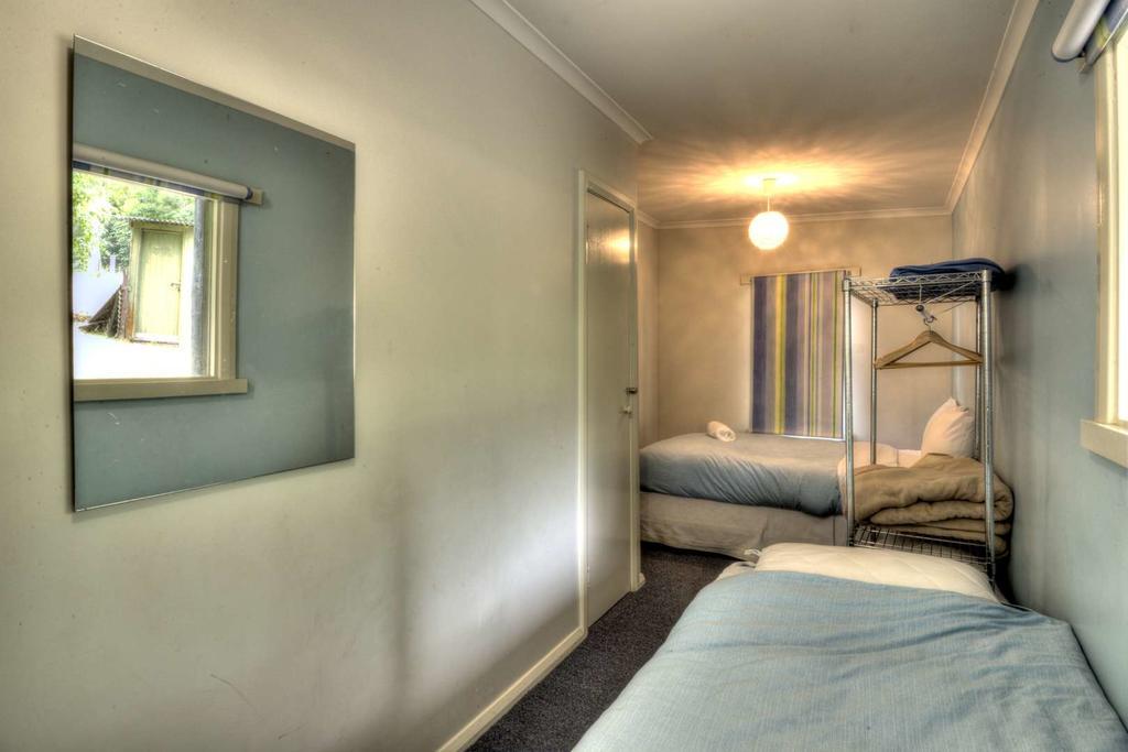 Cove Beach Apartment 1 Коулс-Бей Экстерьер фото